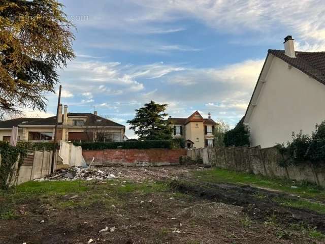 Terrain à VILLIERS-SUR-MARNE