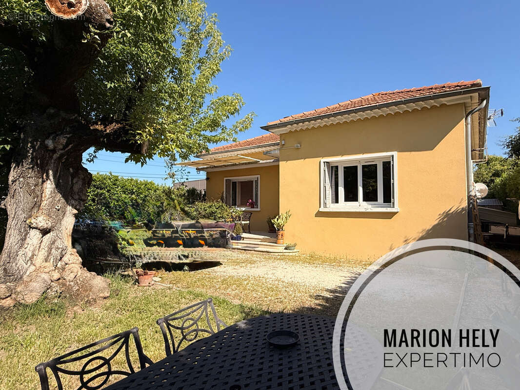Charmante maison de plain-pied sans vis-à-vis sur une parcelle de 752 m2 - photo 2
