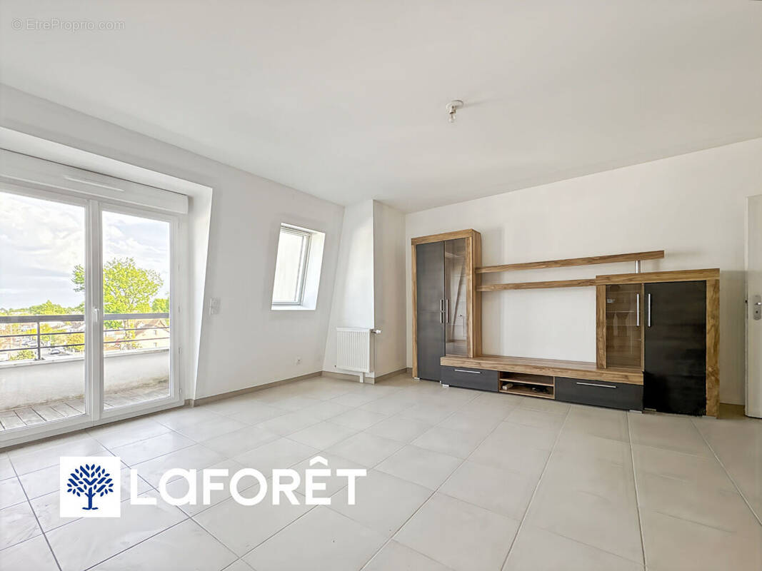Appartement à SAINTE-GENEVIEVE-DES-BOIS