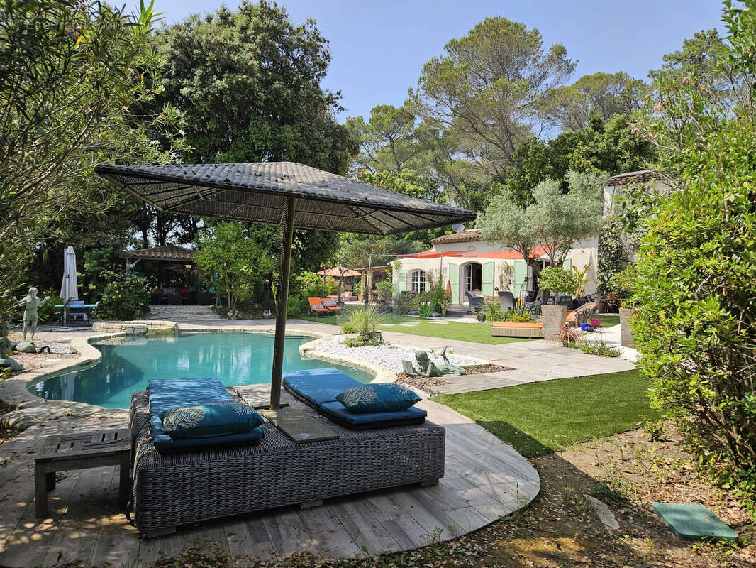 Maison à ROQUEFORT-LES-PINS