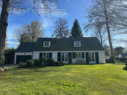 Maison à FEROLLES-ATTILLY