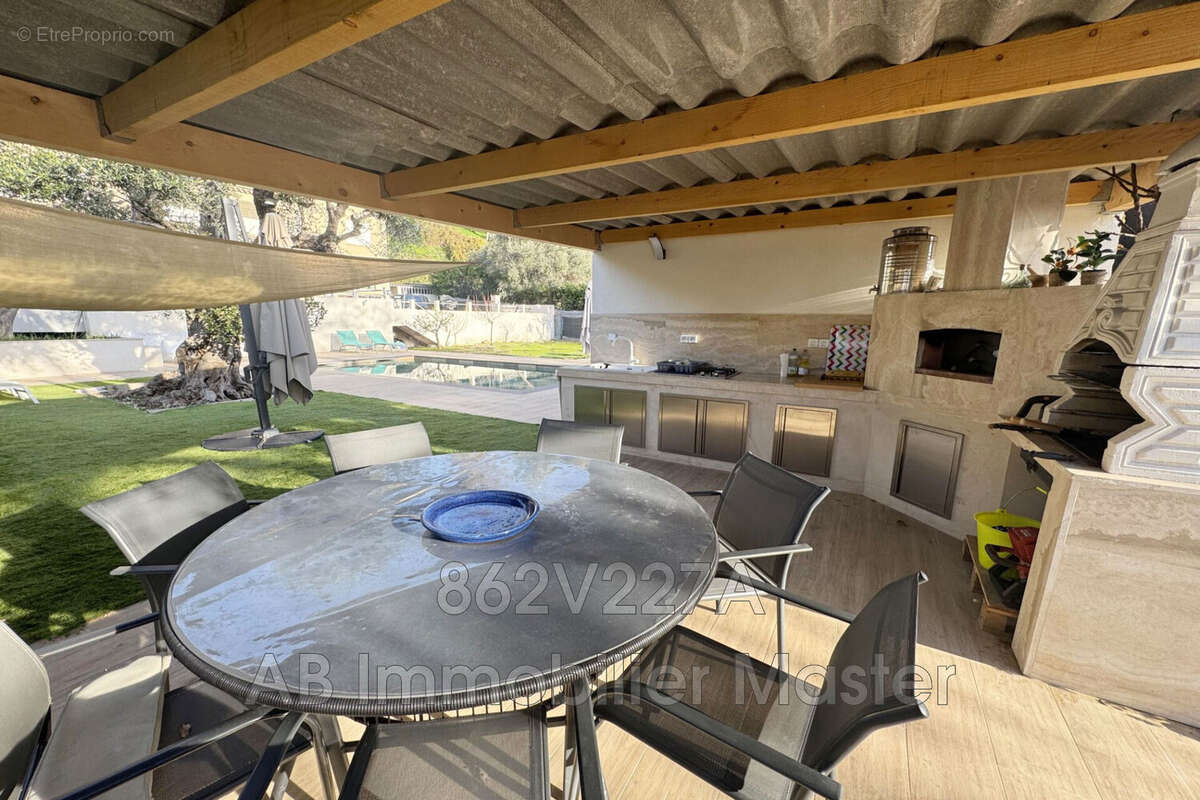 Appartement à MOUGINS