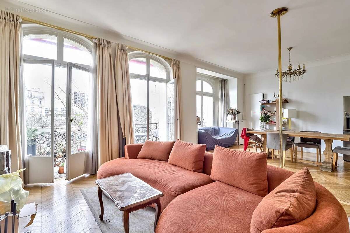 Appartement à PARIS-15E
