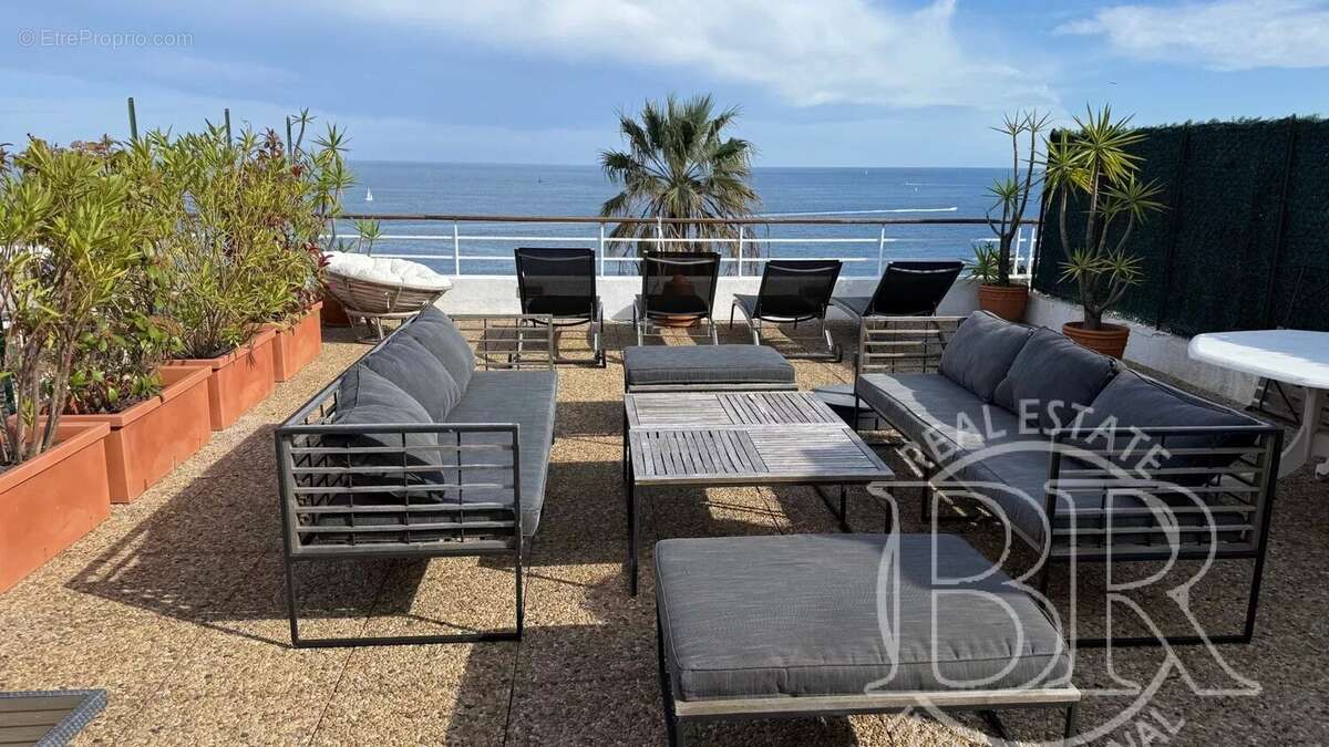 Appartement à VALLAURIS