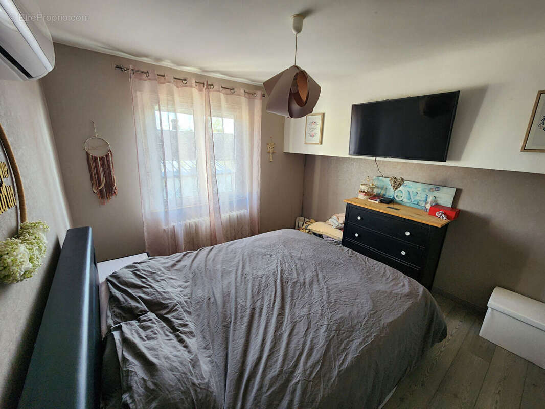 Maison à TREMBLAY-LES-VILLAGES
