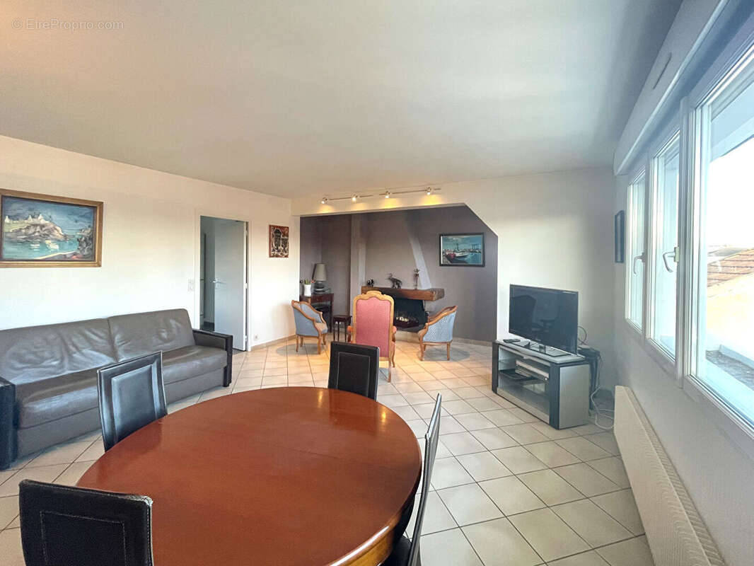 Appartement à NANTERRE