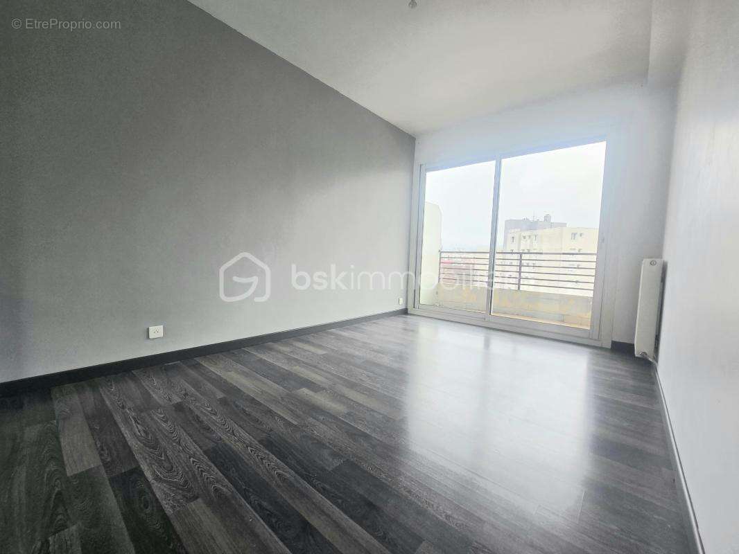 Appartement T4 97 m2 et garage proche gendarmerie - photo 4