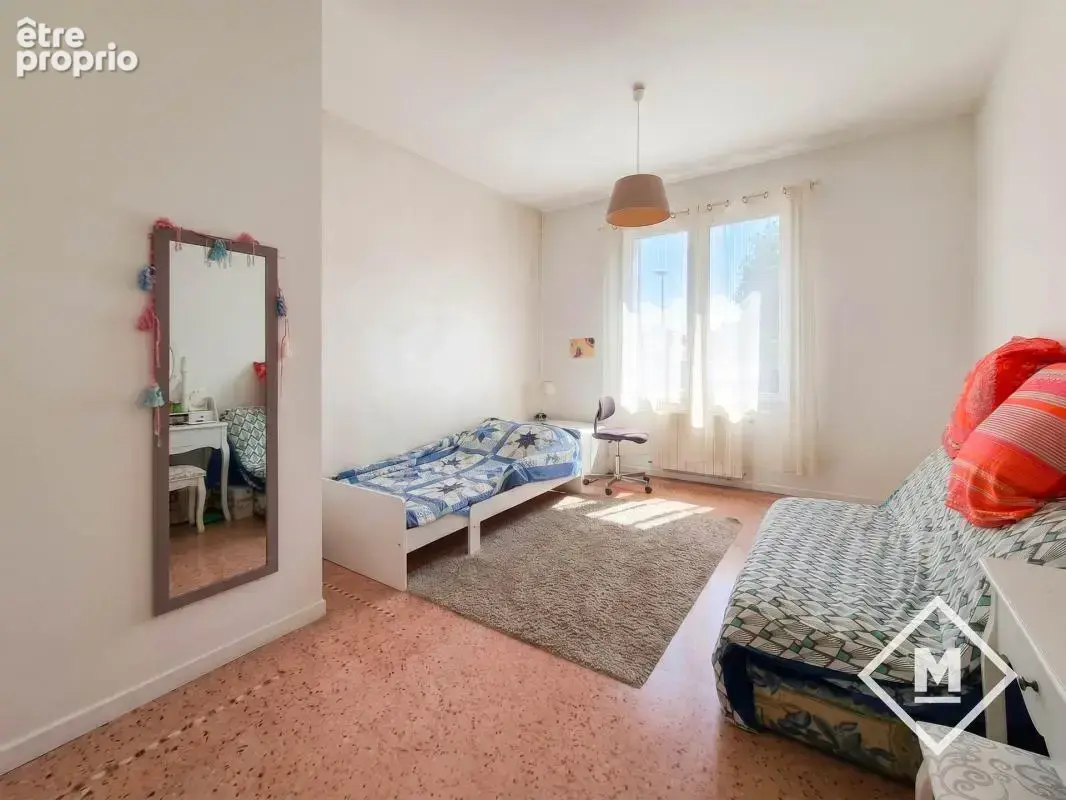 Exclusivité Vente bel appartement type 5 de 115 m2 lumineux en dernier étage avec terrasse et garage 13004 Marseille - photo 12