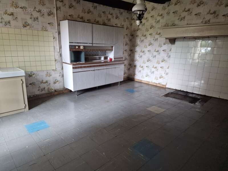 Maison à CONTREXEVILLE