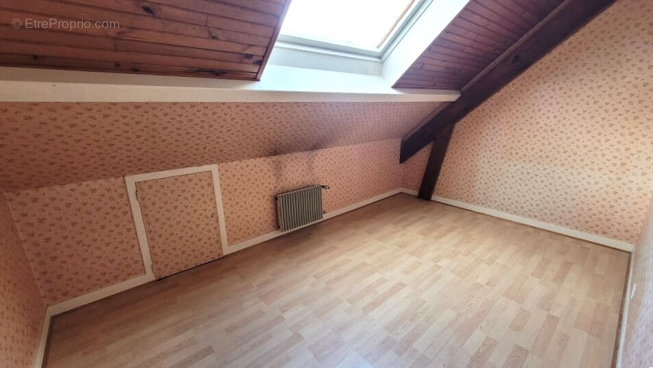 Maison à CORMELLES-LE-ROYAL