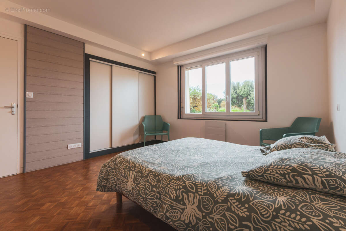 Appartement à ANGRESSE