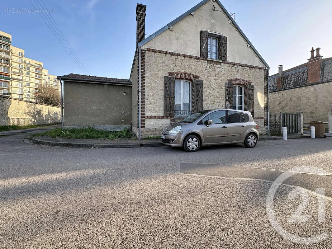 Maison à SAINT-ANDRE-LES-VERGERS