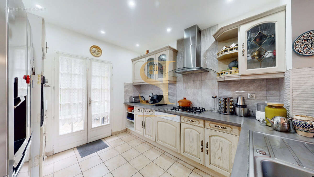 Maison à VIGNEUX-SUR-SEINE