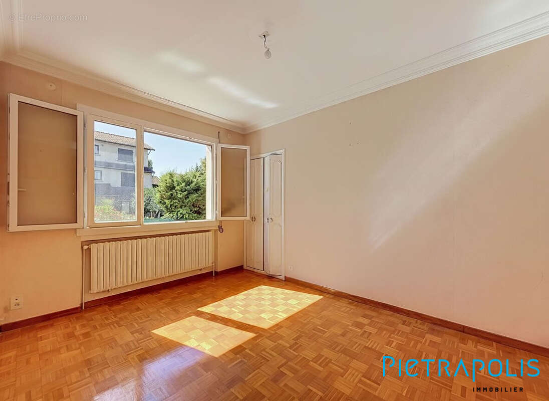 Maison 130 m² à Venissieux  - photo 9