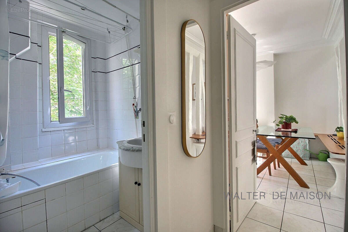 Appartement à PARIS-17E