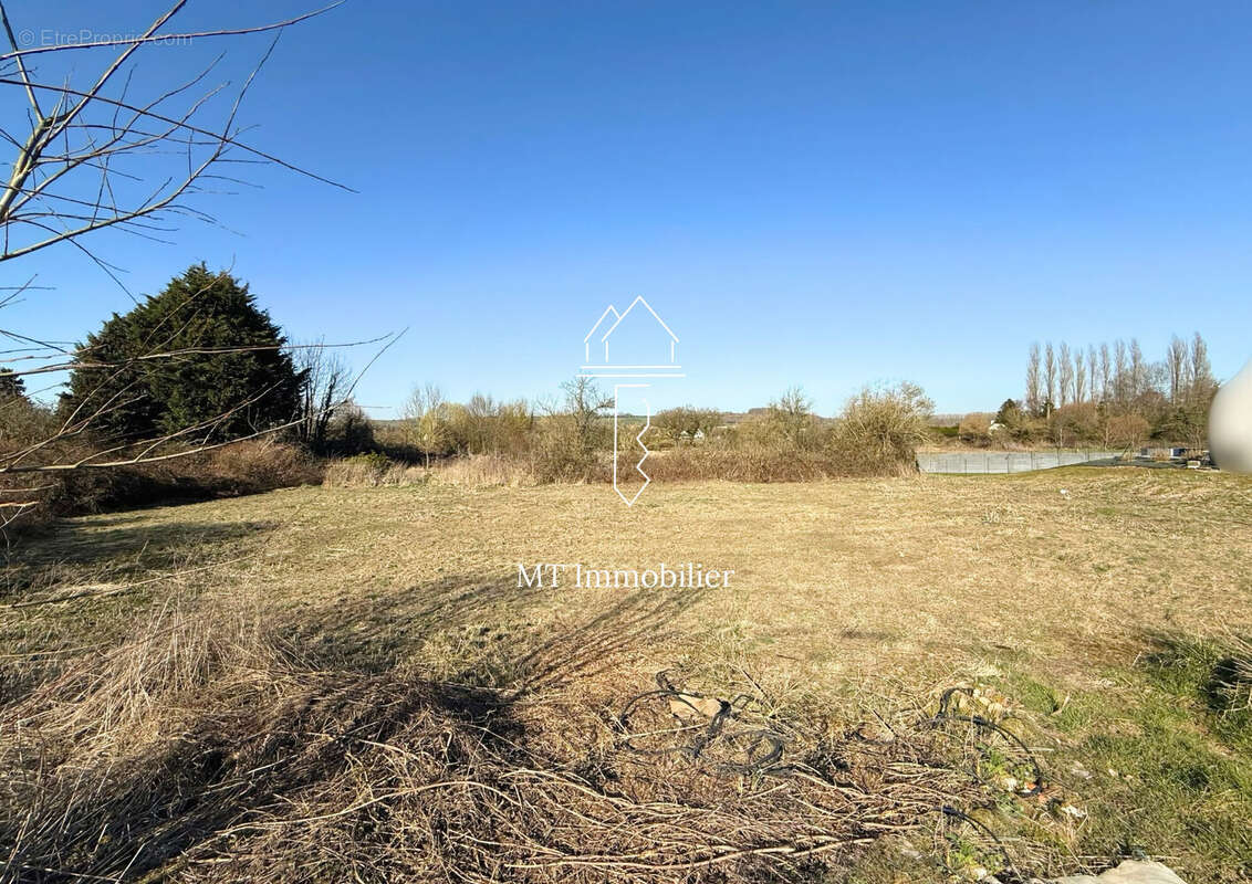 Terrain à BEAURAINVILLE