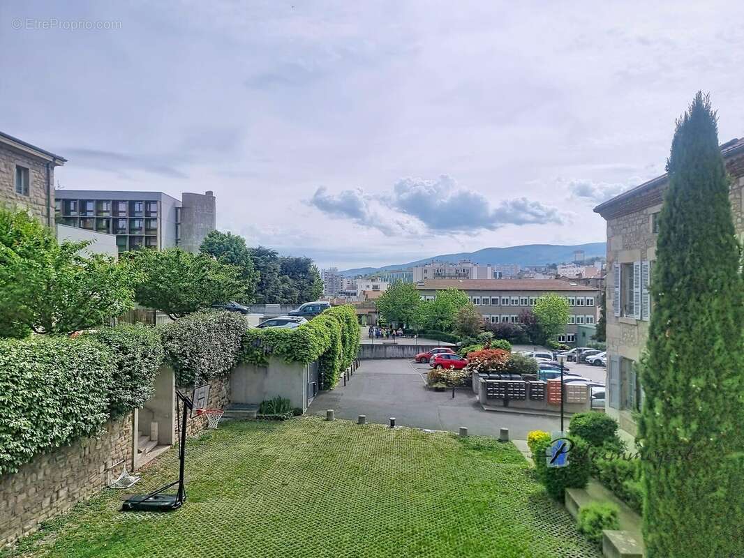 Appartement à SAINT-ETIENNE