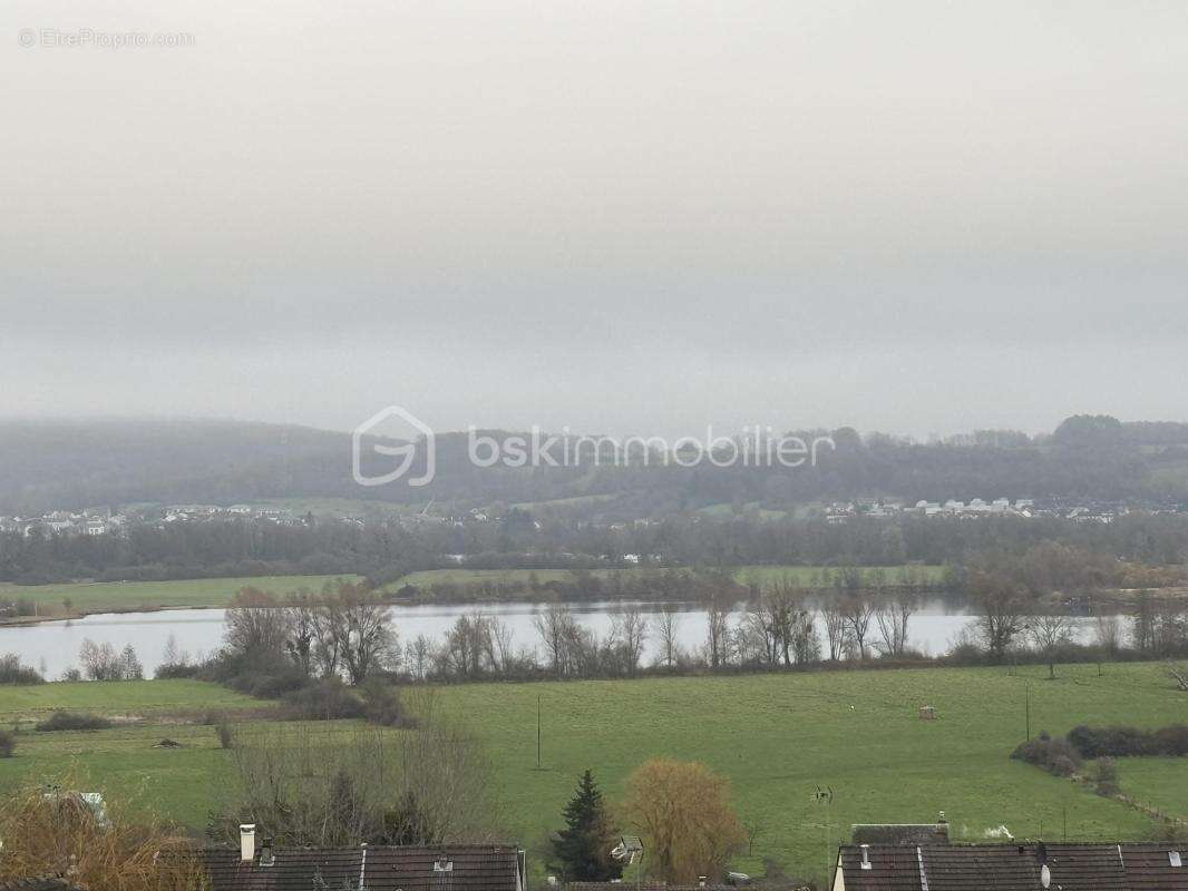 Maison à LES AYVELLES