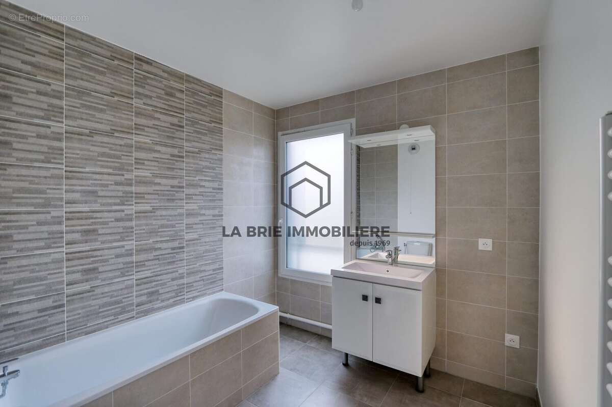 Appartement 75 m² à Mennecy  - photo 9