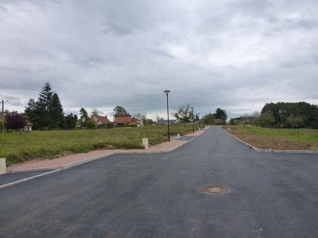 Terrain à JAUNAY-CLAN