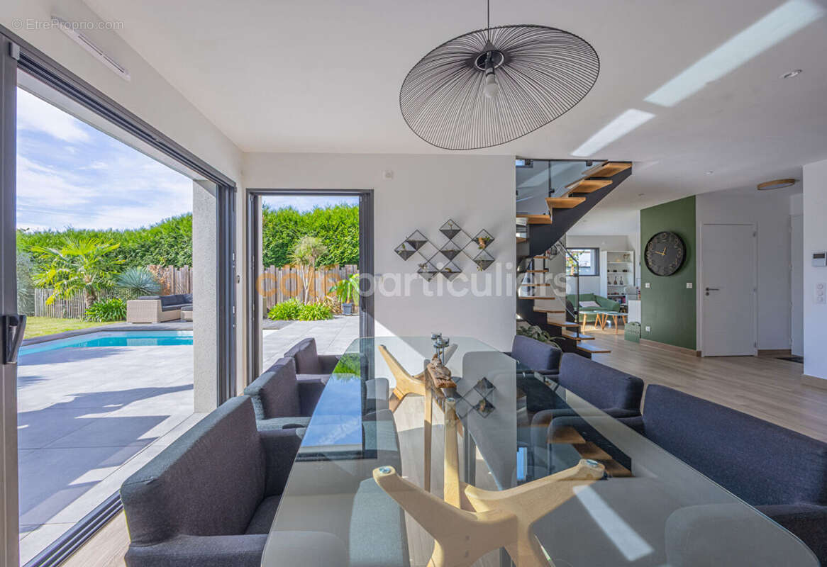 Sous offre -- saint-philbert-de-grand-lieu - - maison contemporaine - - 130m2 utiles - - piscine - -calme - photo 5