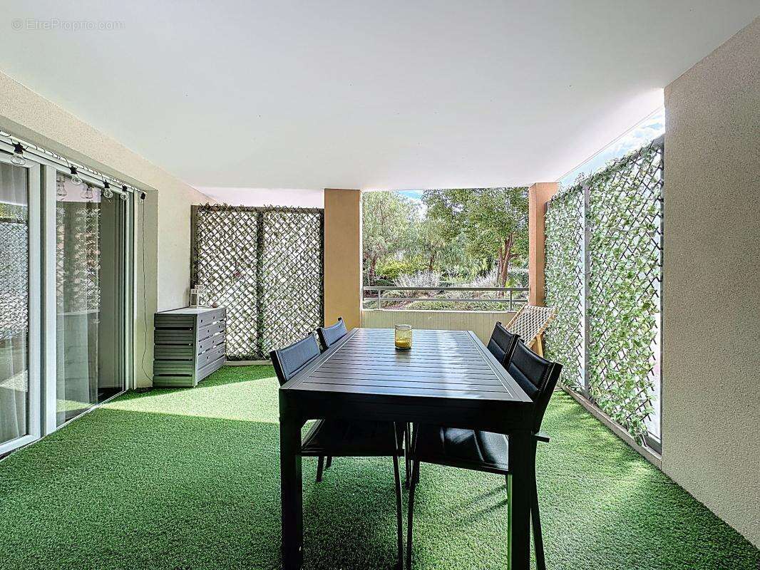 Appartement à PUGET-SUR-ARGENS