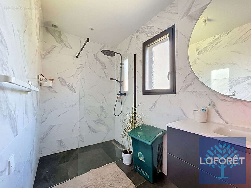 Maison de plain-pied 123 m² avec terrain 896 m² - photo 8