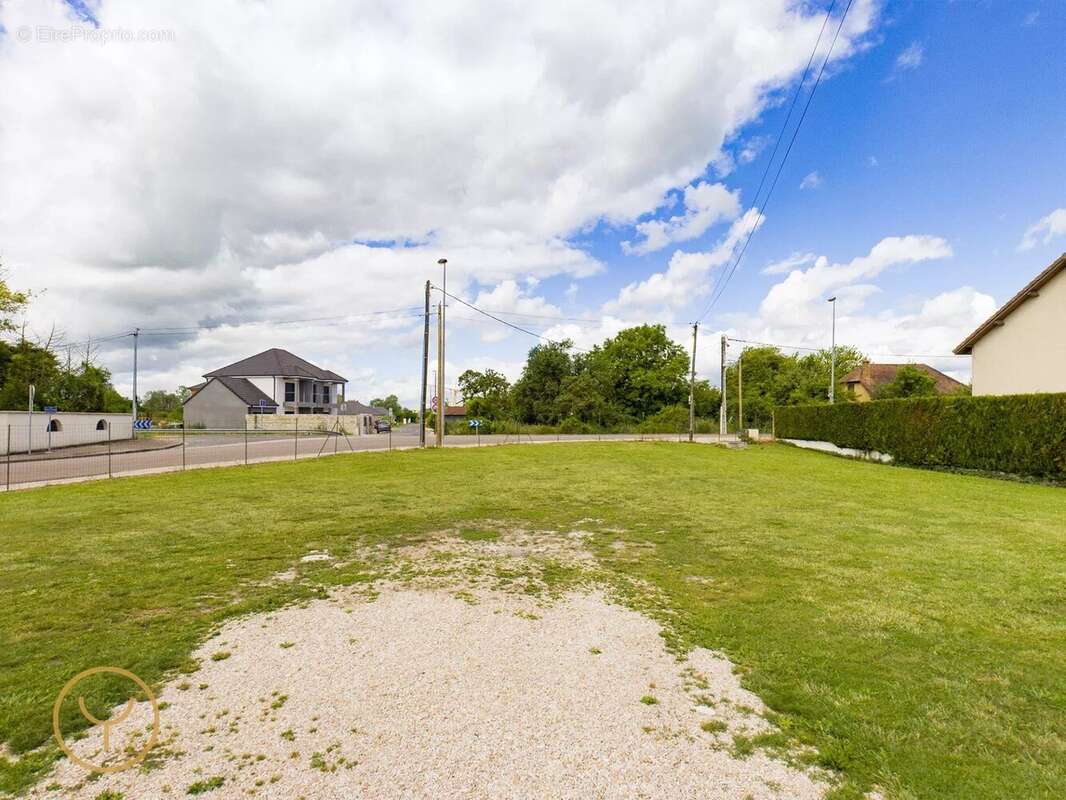 Commerce à ROMILLY-SUR-SEINE