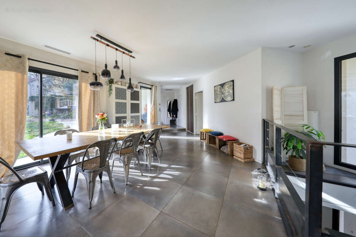 Maison à CIVRIEUX-D&#039;AZERGUES