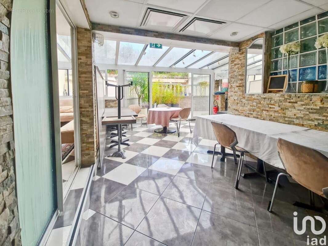 Photo 6 - Commerce à L&#039;HAY-LES-ROSES