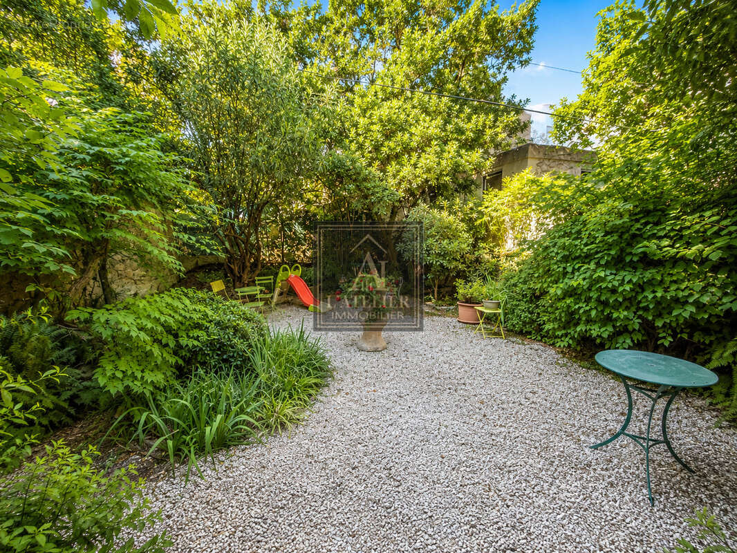 Elégante maison bourgeoise de caractère avec jardin au cœur du Mourillon - photo 4