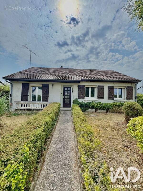 Photo 1 - Maison à MARIGNY-LE-CHATEL