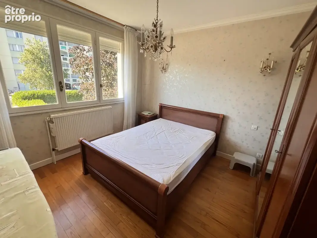 À acheter à Romans-Sur-Isère (26) : maison avec 2 chambres + 1 bureau - photo 7