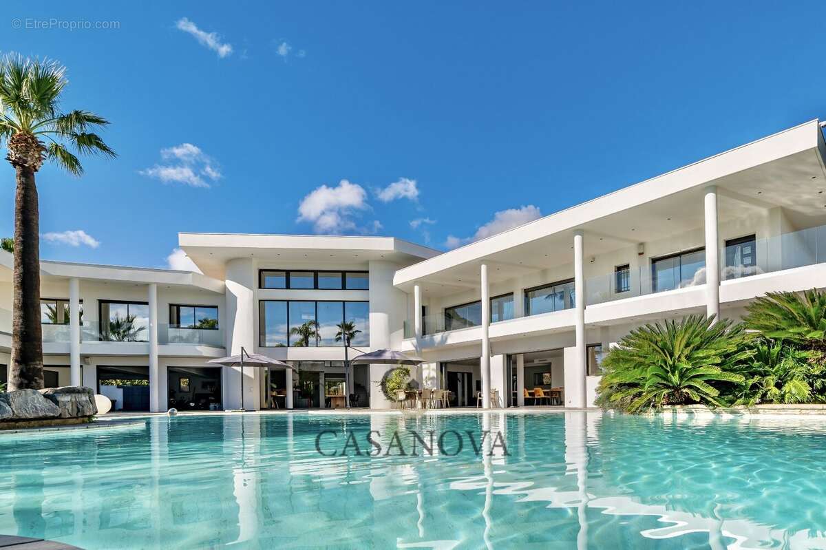 Maison à SAINT-BRES