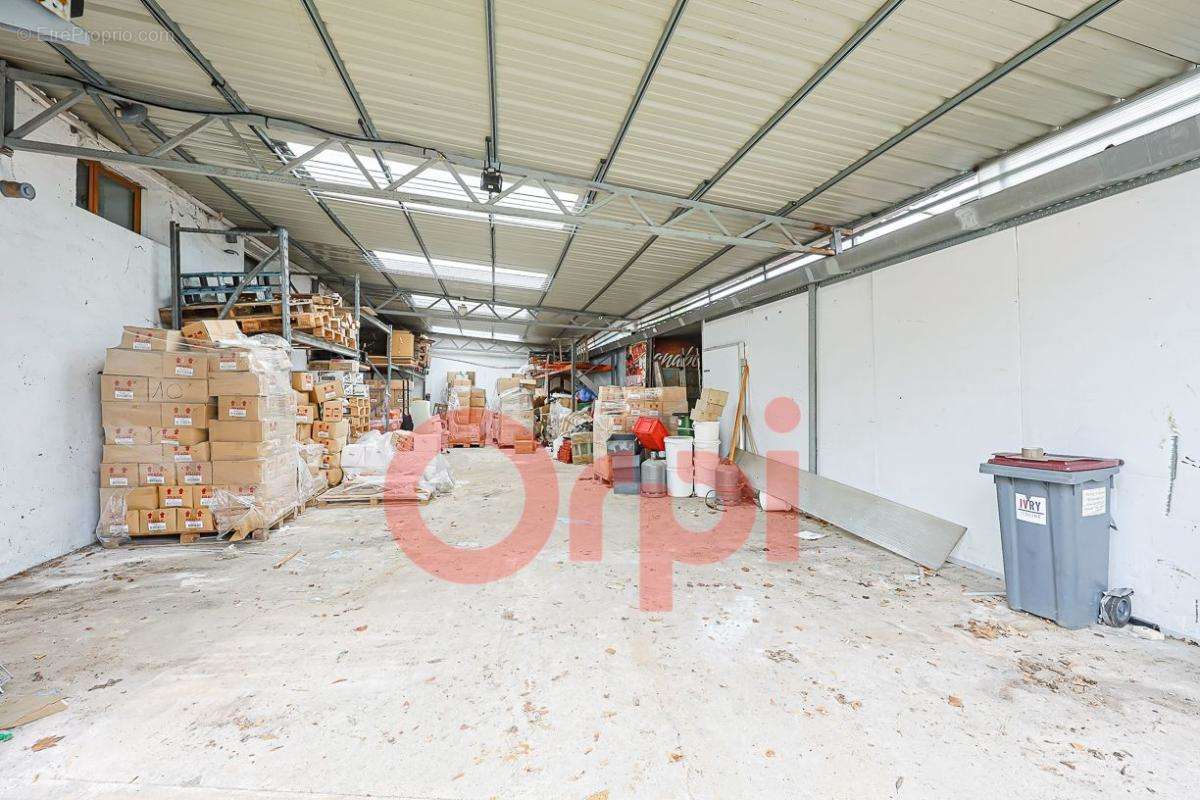 Commerce à IVRY-SUR-SEINE