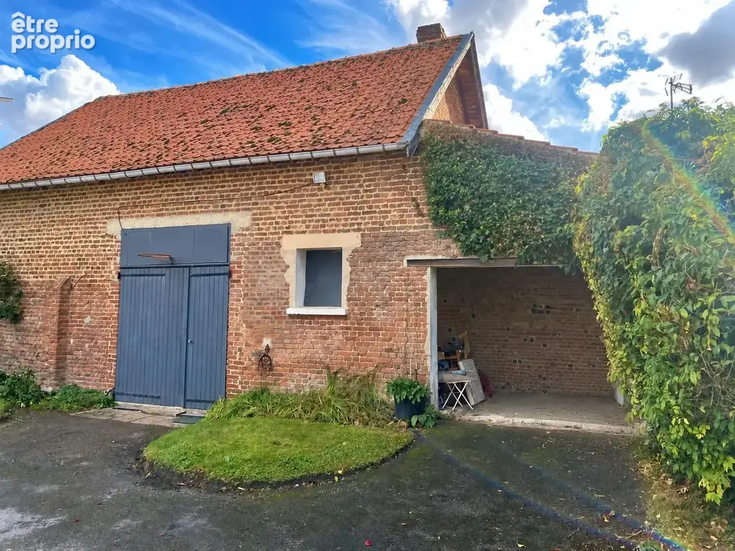 Ancien corps de ferme avec longère et petite dépendance, hangar, garage. - photo 3