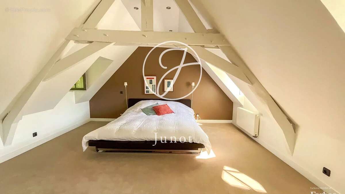 Maison à CROIX