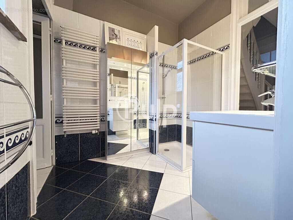 Maison à LA MADELEINE