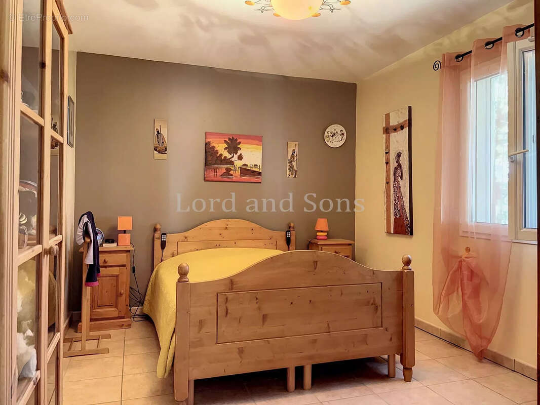 Maison à SUZE-LA-ROUSSE