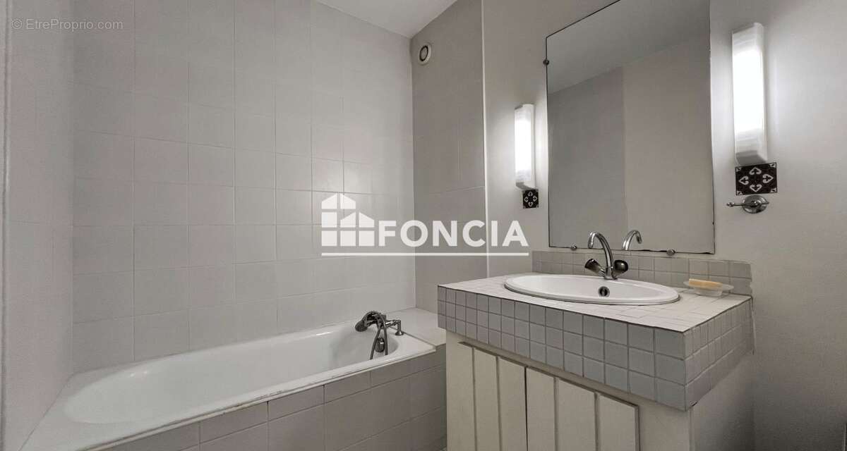 SAINT ISMIER - Magnifique appartement duplex en dernier étage avec piscine - photo 13