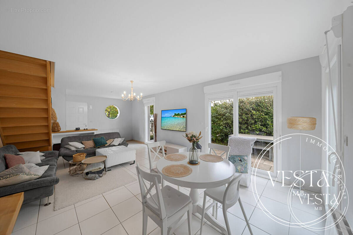 Maison à BELLENEUVE