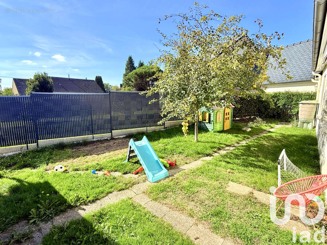 Maison 72 m² à Hambers  - photo 6