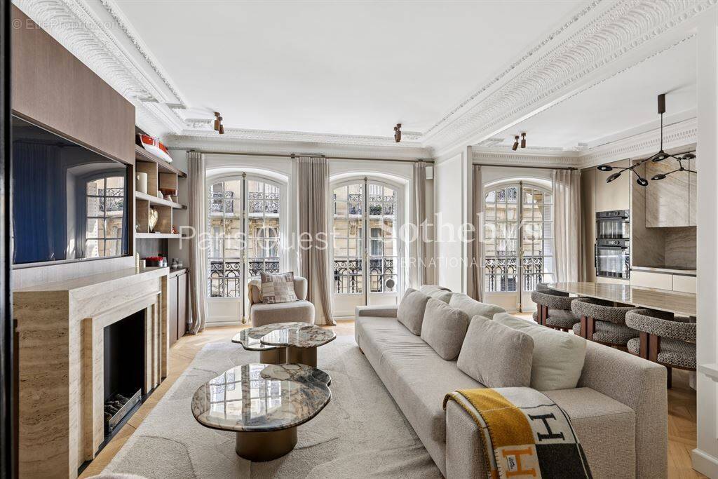Appartement à NEUILLY-SUR-SEINE