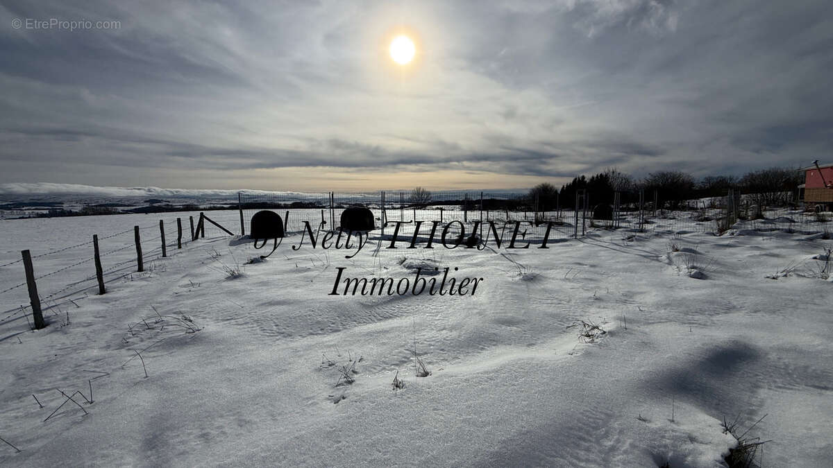 Maison à BESSE-ET-SAINT-ANASTAISE