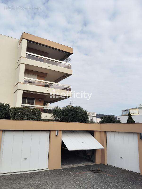 Appartement à LE CANNET