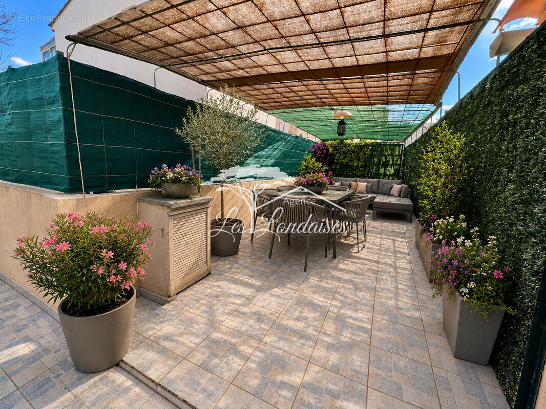 Appartement à LA LONDE-LES-MAURES