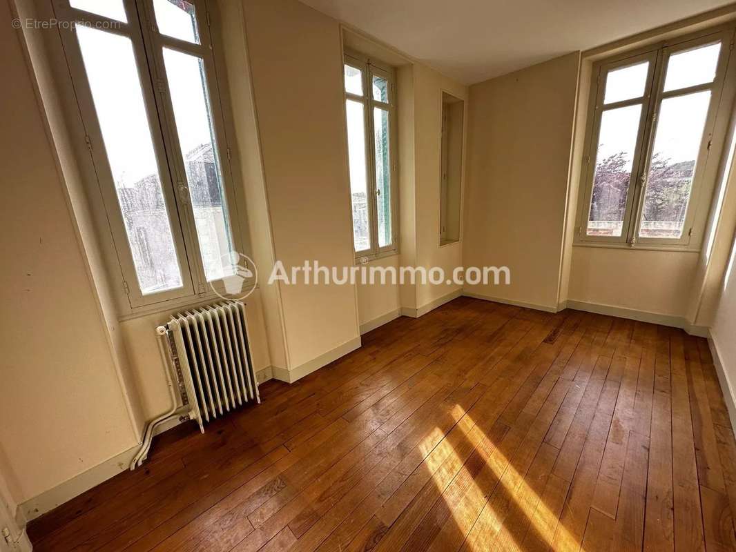 Maison à SAINT-ASTIER