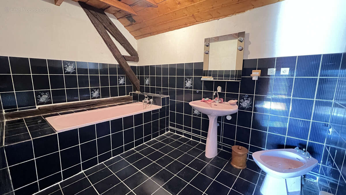 Maison à NEAUPHLE-LE-VIEUX