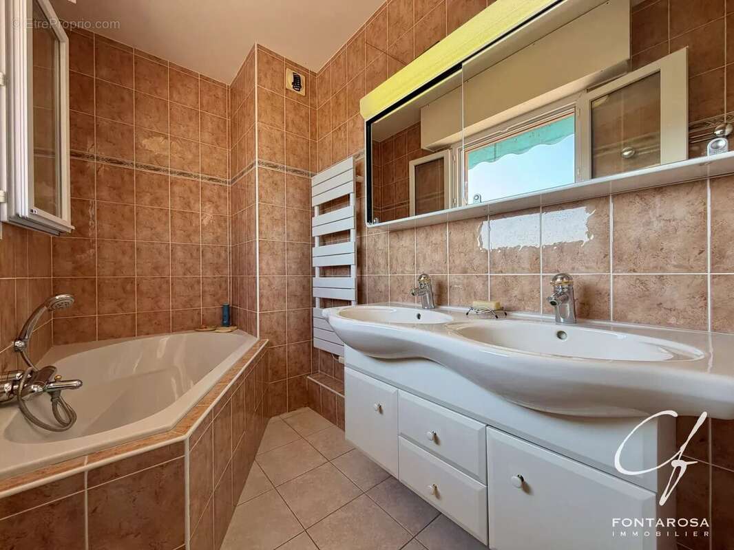 Appartement à FREJUS