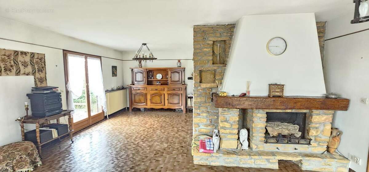 Maison à SAINT-CYR-AU-MONT-D&#039;OR